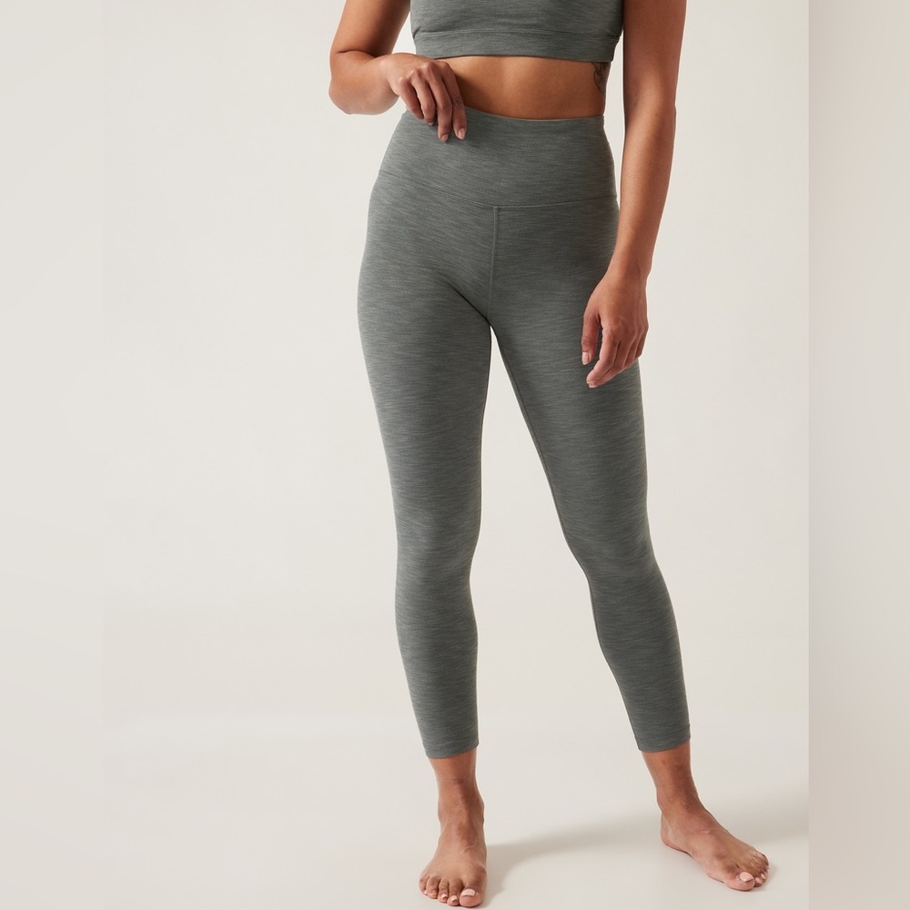 RETIRED NWT Athleta Ultra High Rise Elation 7/8 Tight Heather Grey Small